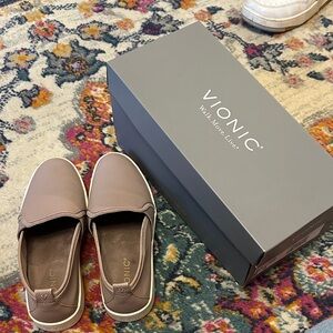 Brand new Vionic Slip-On Loafers in Taupe with White Trim